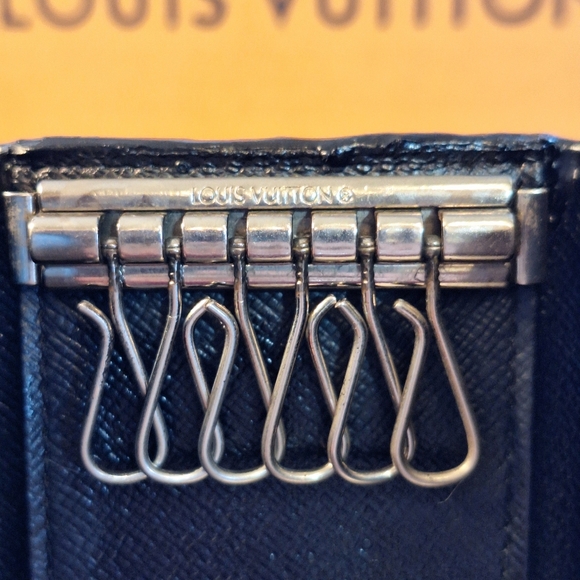 CLEAN 💥Unisex Louis Vuitton Damier Graphite Key Cles - Picture 10 of 15